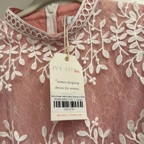 Ivy City Co Sicily pink lace midi - Picture 5 of 8